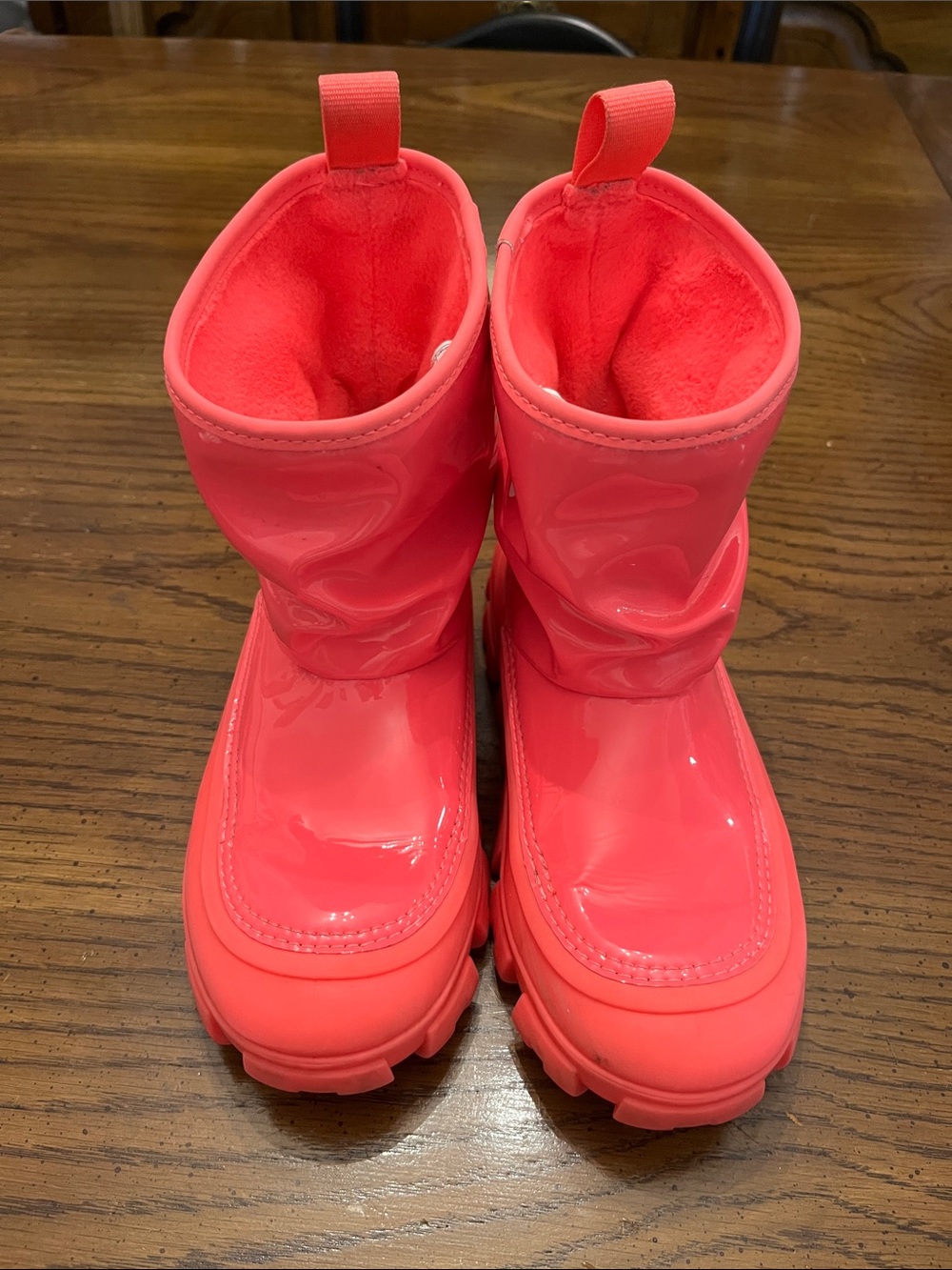 UGG Classic Brellah Mini rain boots, size 3Y